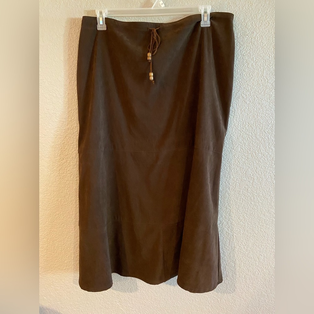 Dressbarn Briwn Faux Suede Skirt, size 16W
